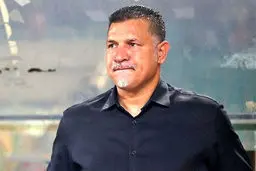 علی دایی از کشور خارج شد | علی دایی در کنار مرد اول فوتبال جهان در پاریس+عکس