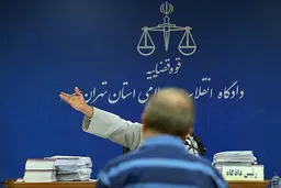 
مشروب | مطرح درخواست اعدام  برای خلبان بازنشسته‌
