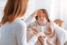  پایین آوردن تب بزرگسالان و کودکان با روش های خانگی ساده