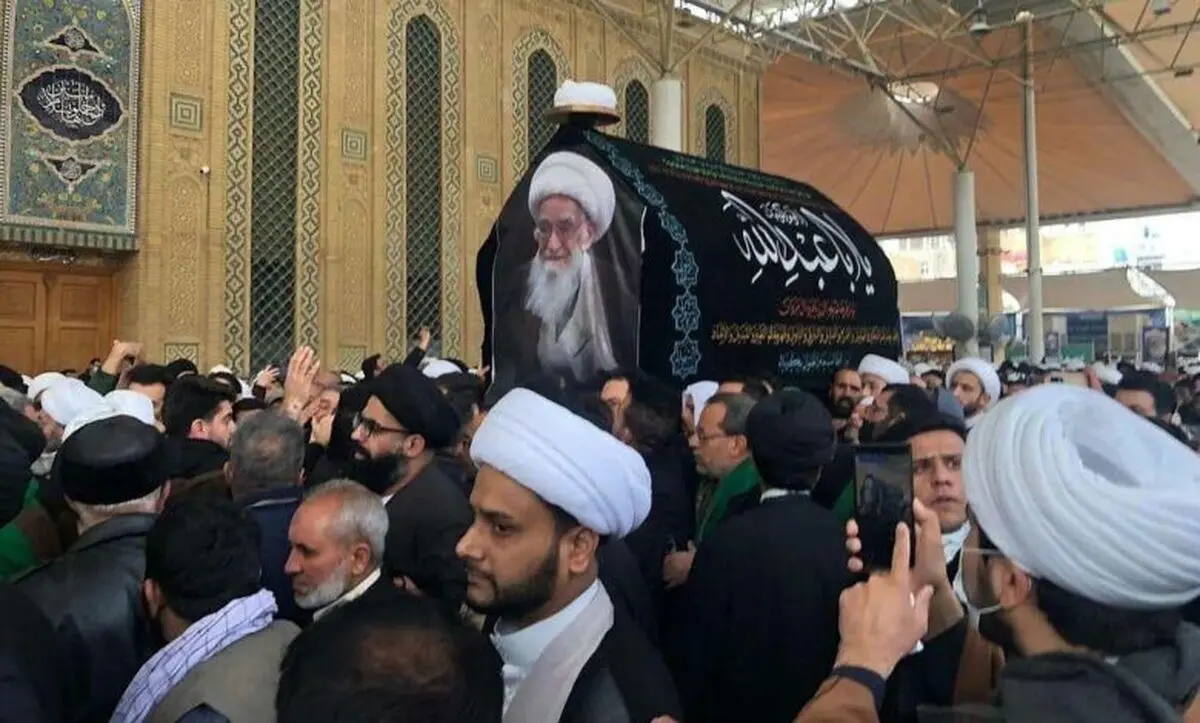
پیکر آیت الله صافی گلپایگانی در کربلا تشییع شد
