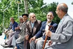 بازنشستگان ماه اسفند مستمری خود را زودتر دریافت میکنند