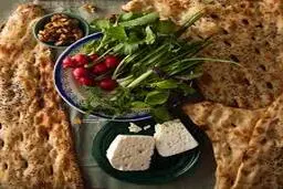 اگه بدونی این صبحونه چه خاصیتی داره دست رد بهش نمیزنی! | خواص نان و پنیر و سبزی