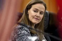 
آمریکا  |  یک زن برای اولین بار در تاریخ وزیر دفاع می‌شود