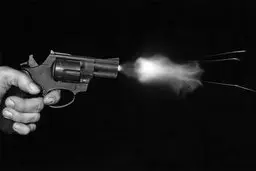 شلیک در خیابان به سمت یک پدر و نوزادش! | حمله مسلحانه در خیابان+ویدئو