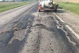 مجازات سنگین برای تخریب حریم جاده‌ها و موانع تردد | حبس تا ۲ سال برای ریختن مصالح ساختمانی در حریم جاده‌ها