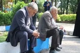 
بازنشستگان تامین اجتماعی کمی صبر کنیم همه چیز درست می شود

