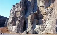وضعیت نگران‌کننده نگهداری آثار باستانی | روشن کردن آتش کنار کتبیه ساسانی! +ویدئو