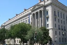 
دولت  |  وزارت دادگستری آمریکا با طرح ترامپ مخالفت کرد