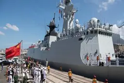 
واکنش چین به عبور کشتی‌های جنگی آمریکایی از تنگه تایوان: آماده پاسخ به تمام تهدیدها و تحریکات آمریکا هستیم
