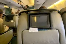 رئیس مجلس و سیاستمداران افغان با پرواز ویژه به پاکستان سفر کردند