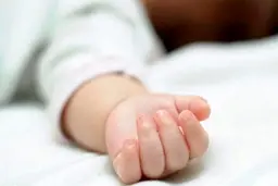  مرگ تلخ کودک دو ساله بر اثر گرسنگی و مرگ پدرش در خانه | جزئیات حادثه