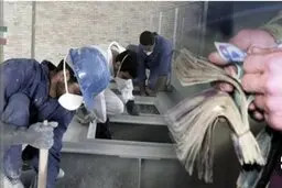 احتمال تغییر رقم دستمزد کارگران در ۱۴۰۳ | آیا مصوبه افزایش حقوق کارگران باطل می‌شود؟