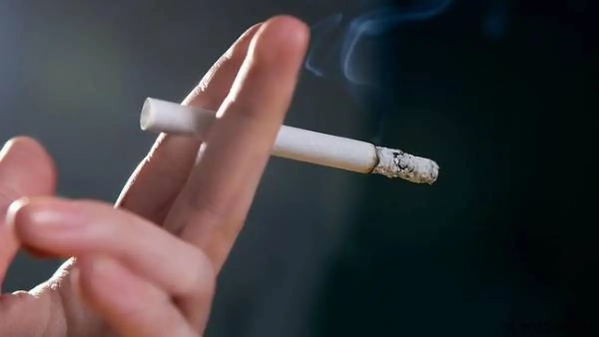 آیا سیگاری‌ها واقعاً کرونا نمی‌گیرند؟ 