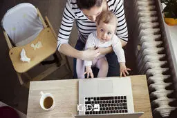 وظایف خانه داری به عهده چه کسی است؟ | بانوان یا آقایان؟