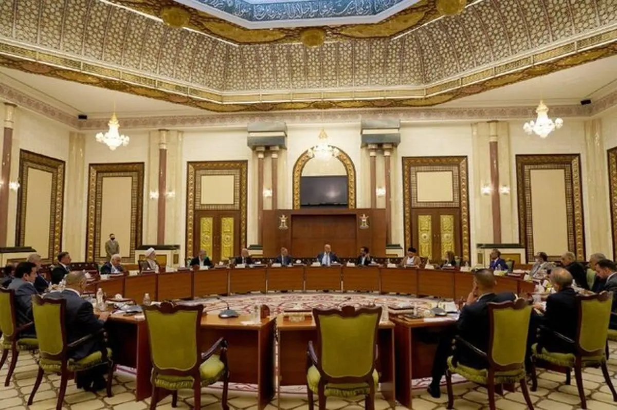 نشست روسای احزاب با الکاظمی در حضور رئیس‌ پارلمان و رئیس‌جمهوری عراق