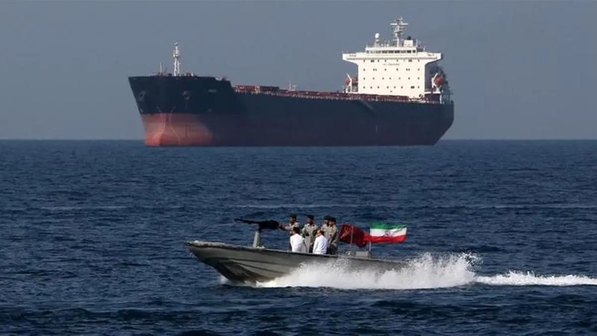 قاچاق  |  یک نفتکش با پرچم پاناما حامل سوخت در خلیج فارس توقیف شد
