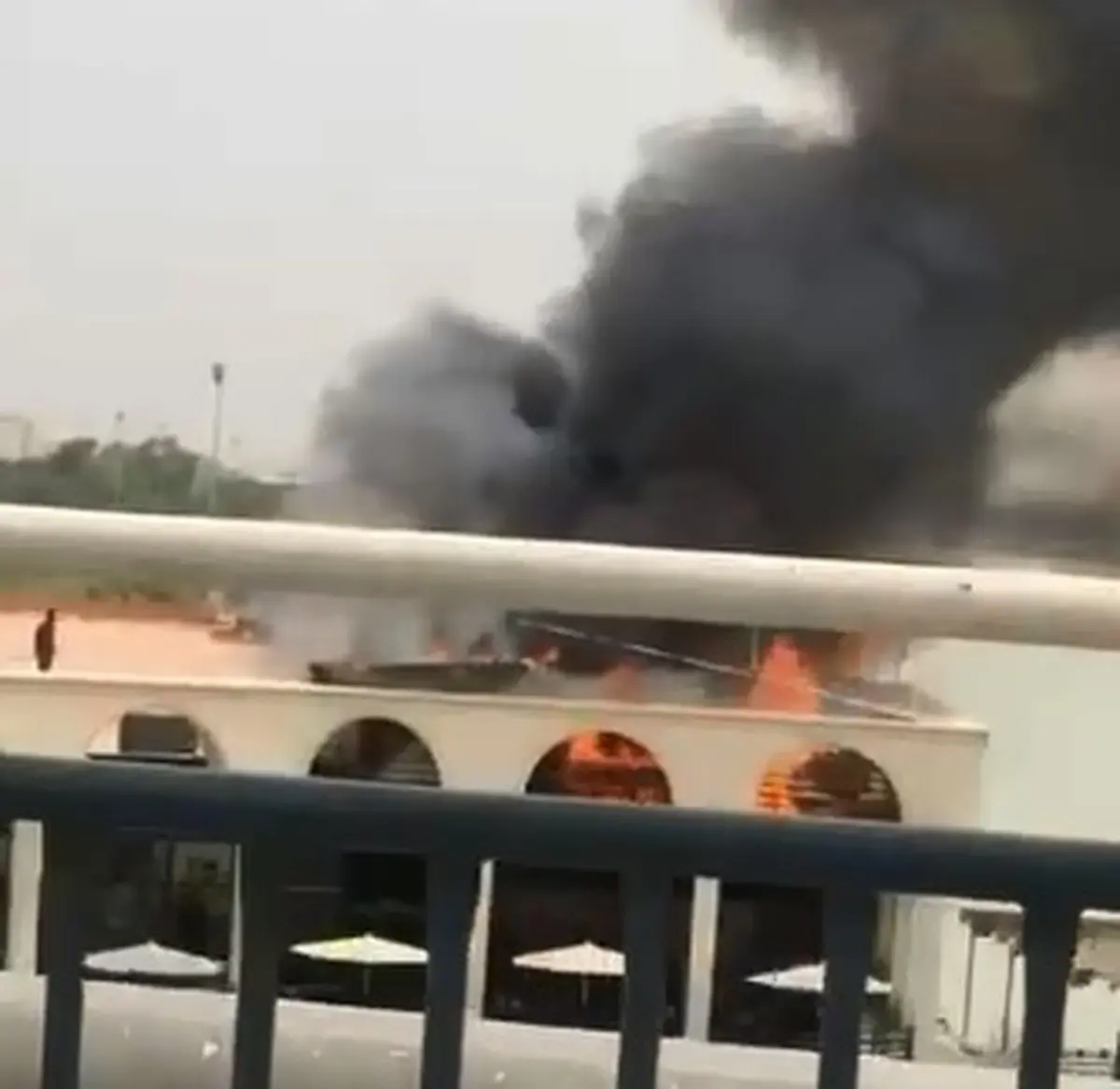 آتش سوزی رستوران ریف اهواز + ویدیو