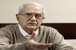 بررسی سهم مشکلات اقتصادی در وقوع انقلاب سال 1357 | اصلاحات ارضی شاه، نارضایتی را افزایش داد | ریشه یابی تورم 25 درصدی سال 1356 