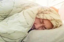 
عوارض ملحفه کثیف |  زودتر آن ها را بشویید