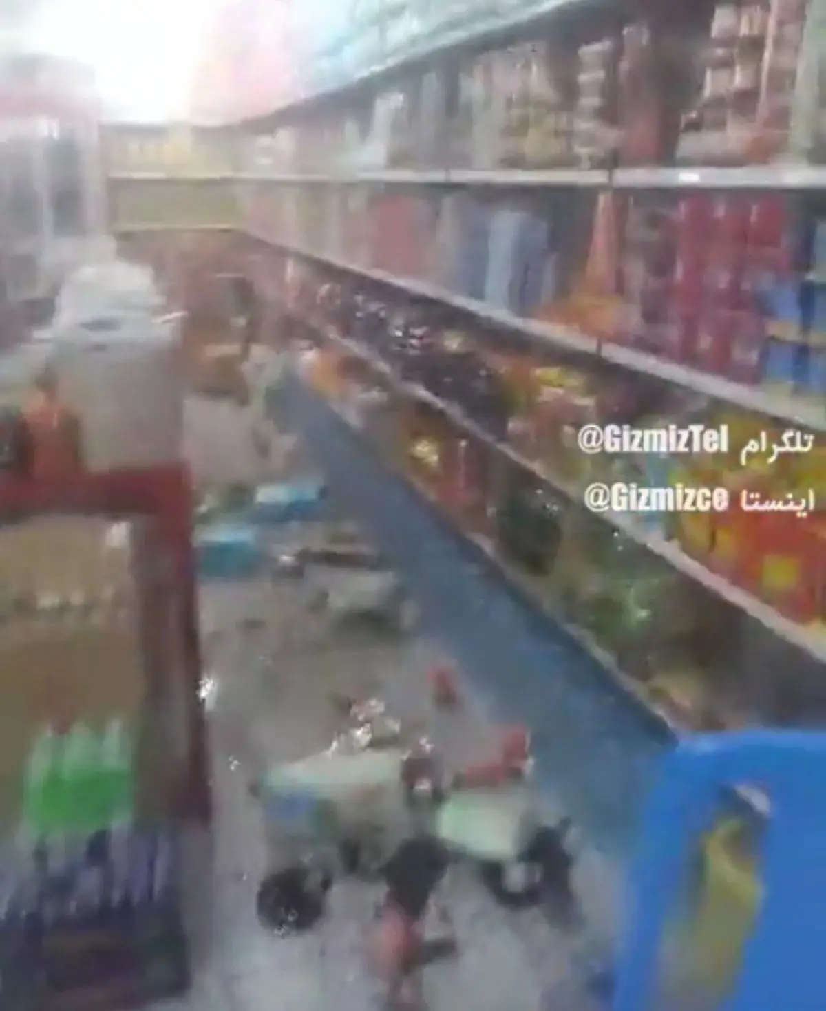 وضعیت یک سوپرمارکت در استان هرمزگان بعد از زلزله!+ویدئو