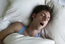 پنیر بخورید، خروپف نکنید  | راه حل درمان خروپف !