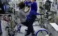 دردسرهای کوتاه کردن موی فضانوردان در ایستگاه فضایی! + ویدئو