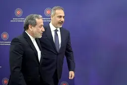 گفتگوی عراقچی و همتای ترکیه‌ای درباره راه‌های کاهش تنش در منطقه