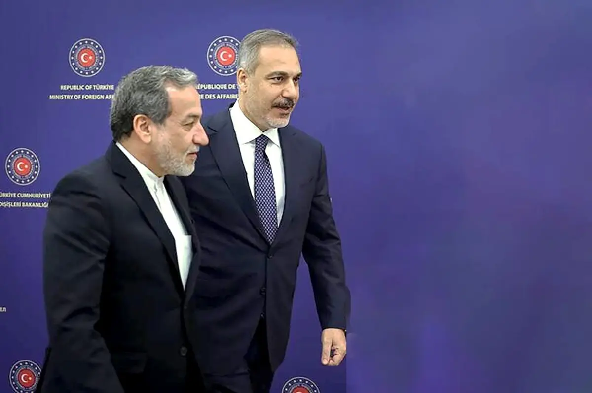 گفتگوی عراقچی و همتای ترکیه‌ای درباره راه‌های کاهش تنش در منطقه