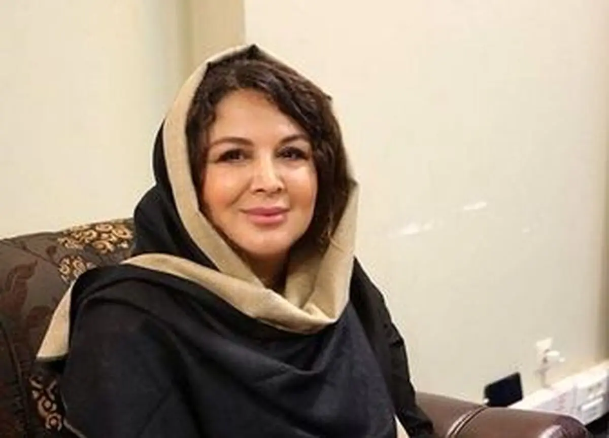 سلفی خانم بازیگر پشت فرمان +عکس 