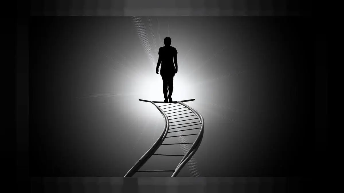  تصاویر عجیبی از یک روح ایستاده کشف شد +عکس
