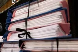 پرونده‌های فساد مالی و نقش افراد مطلع