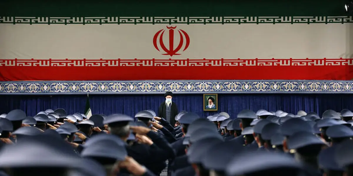 دیدار جمعی از فرماندهان نیروی هوایی و پدافند هوایی ارتش با رهبر انقلاب