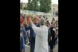 کتک زدن ناظم مدرسه توسط پدر دانش‌آموز + ویدئو 