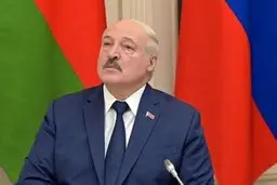 لوکاشنکو: زلنسکی یا پیمان صلح امضا کند یا سند تسلیم