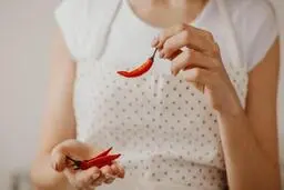 هشدار به خانم های باردار | از غذای تند دوری کنید 
