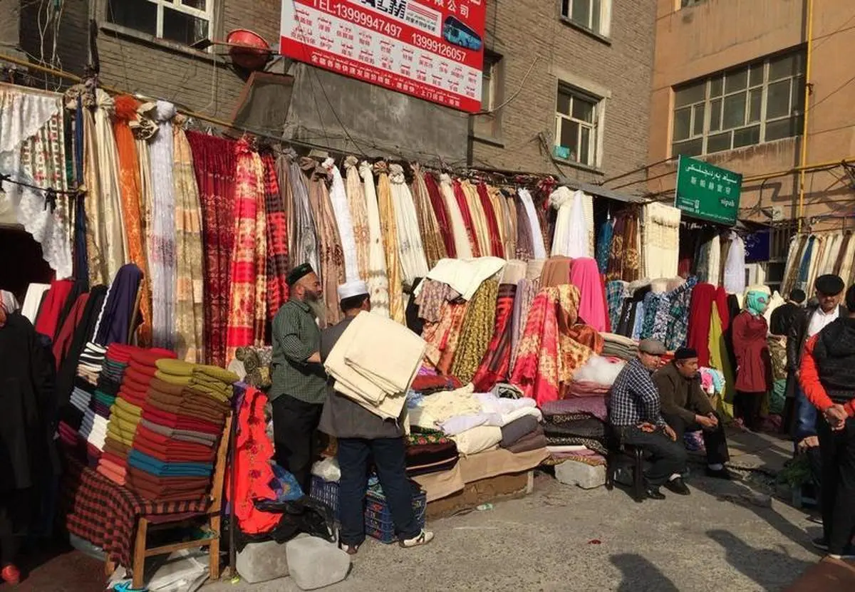 بیش تر چینی شدن  | ادغام اقلیت ها در چین تنها به اویغورها و تبتی ها خلاصه نمی شود