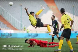 پرسپولیس ورزشگاه نقش جهان را ترک کرد/ بازی ۳ بر صفر می‌شود؟