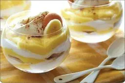 دسر موز و خامه‌ با طعم بهشتی که همه عاشقش میشن | طرز تهیه دسر موزی +ویدئو