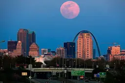 پدیده ماه صورتی چیست؟ | امشب منتظر پدیده ماه صورتی باشید