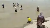 ماهی گیران سیستانی کنار هیرمند روزی خود را طلب می کنند + ویدئو