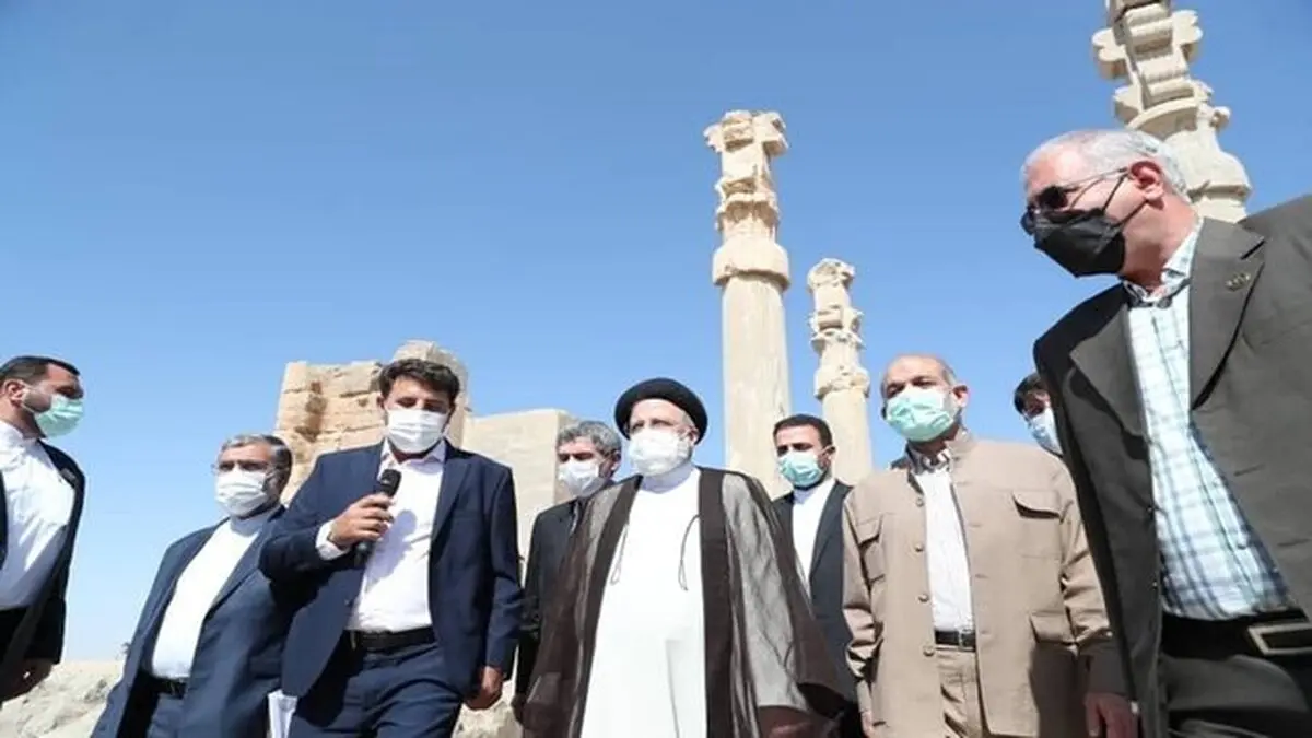 
رئیسی: پیام بنای تخت جمشید خطاب به ستمگران این است که ببینند سرنوشت کسانی که به مردم ظلم می‌کنند، چیست
