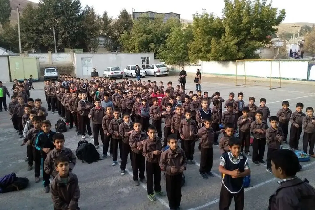 دلیل اصلی افت تحصیلی مشکلات اقتصادی است | در 15سال گذشته، هم دولت وهم خانواده ها برای تحصیل ، کمتر خرج می کنند