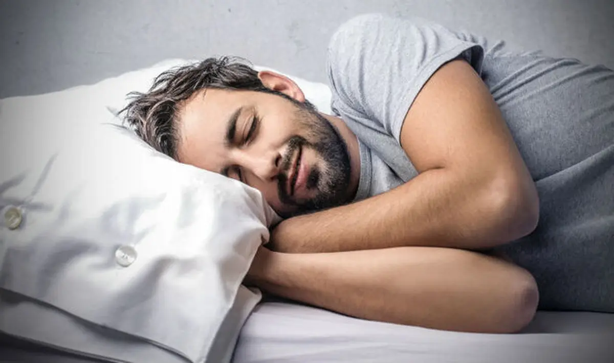 کمبود خواب می‌تواند بر دیدگاه ما نسبت به دیگران اثر منفی بگذارد 
