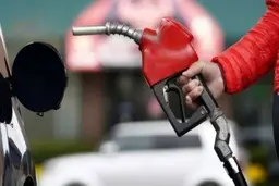  خبری مهم از قیمت بنزین در سال ۱۴۰۱