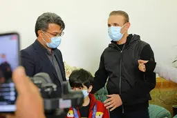 یحیی مدال نقره اش را به فرزند هوادار فقید پرسپولیس اهدا کرد+ عکس