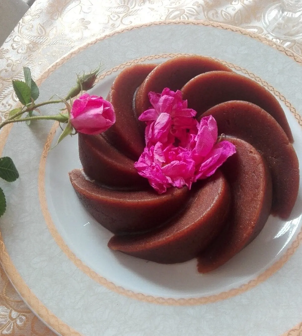 حلوا رو اینطوری که می‌گم درست کن! | طرز تهیه حلوا قالبی شیک و مجلسی