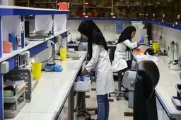 انجام دو میلیون آزمایش در ۱۴۰۰| ارائه آزمایش های تخصصی