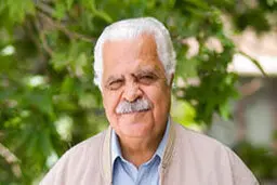 مشغول طنز شدم تا این روزها را فراموش کنم