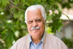 مشغول طنز شدم تا این روزها را فراموش کنم