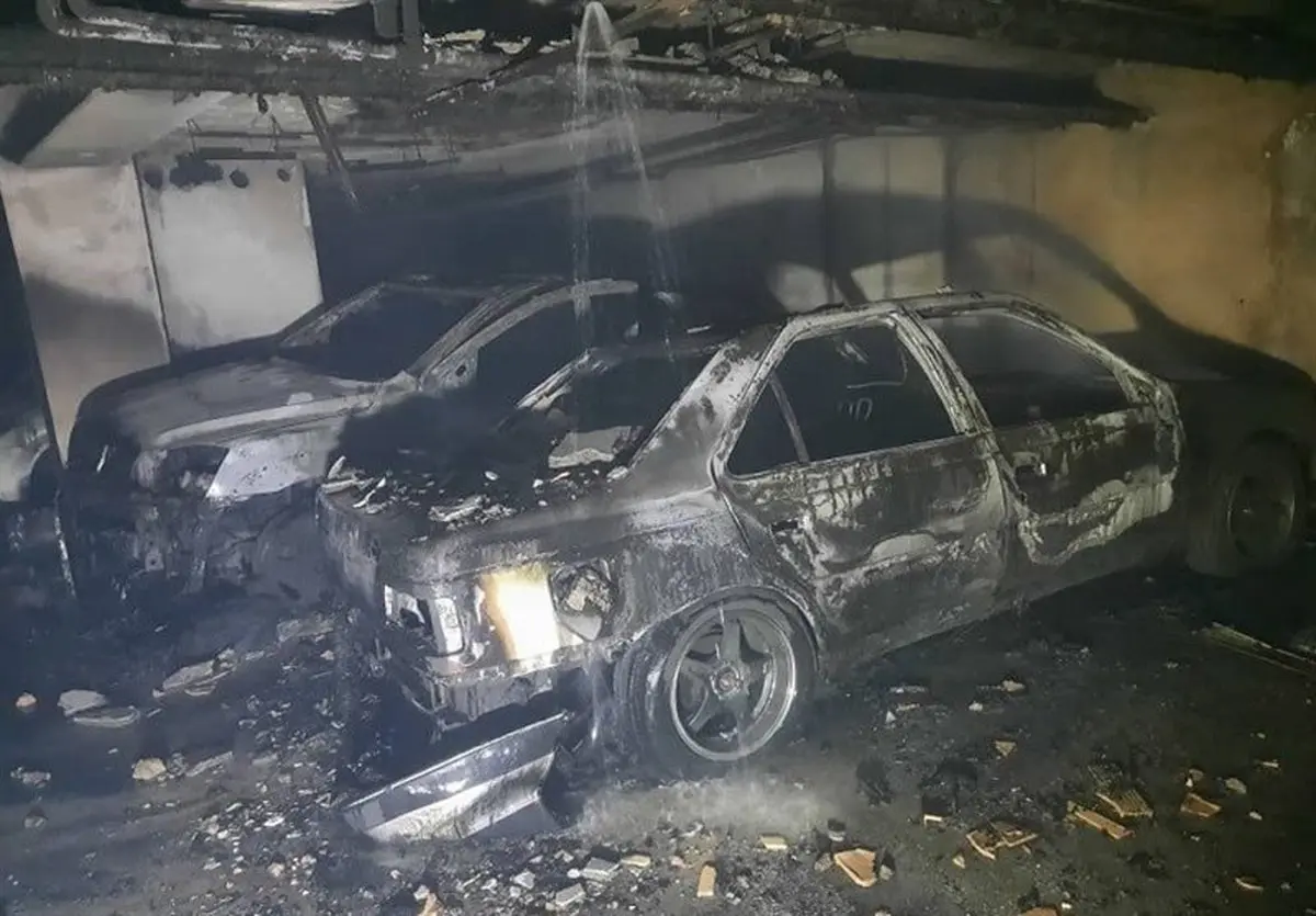  حادثه  |  آتش‌سوزی شدید در ساختمان ۳۵ واحدی/ ۴ خودرو در آتش سوخت
